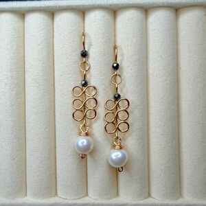 Hematite Pearl Earrings